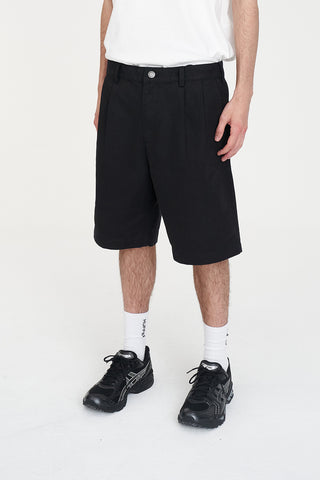 PLEATED WALK SHORT BLACK