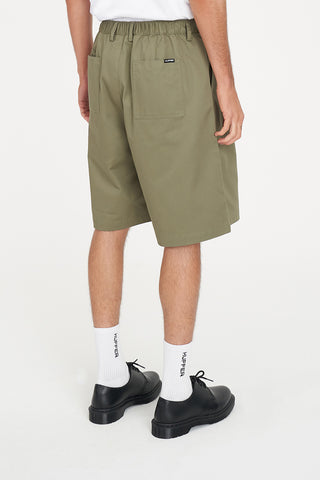 PLEATED BAGGY SHORT KHAKI