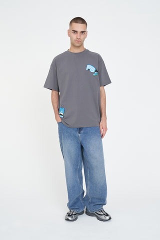 BLOCK TEE 220/SH*T ITS COLD FLINT GREY