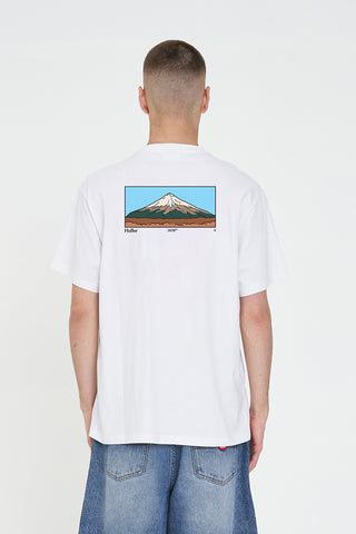 SUP TEE 190/TARANAKI MAUNGA WHITE
