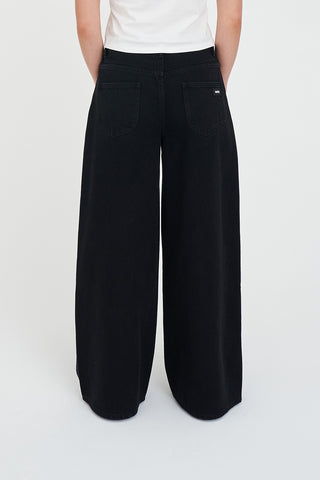 WIDE LEG JEAN BLACK WASH