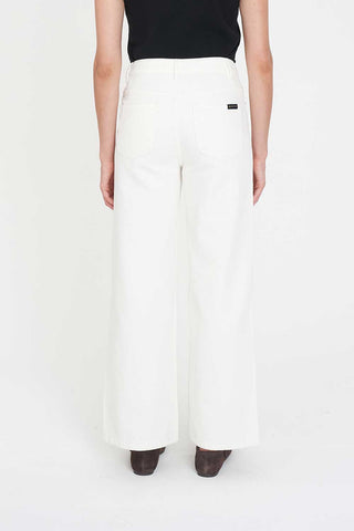 STRAIGHT TALKER JEAN WHITE