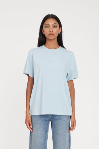 WMNS CLASSIC TEE/DOLLY Y2K BLUE